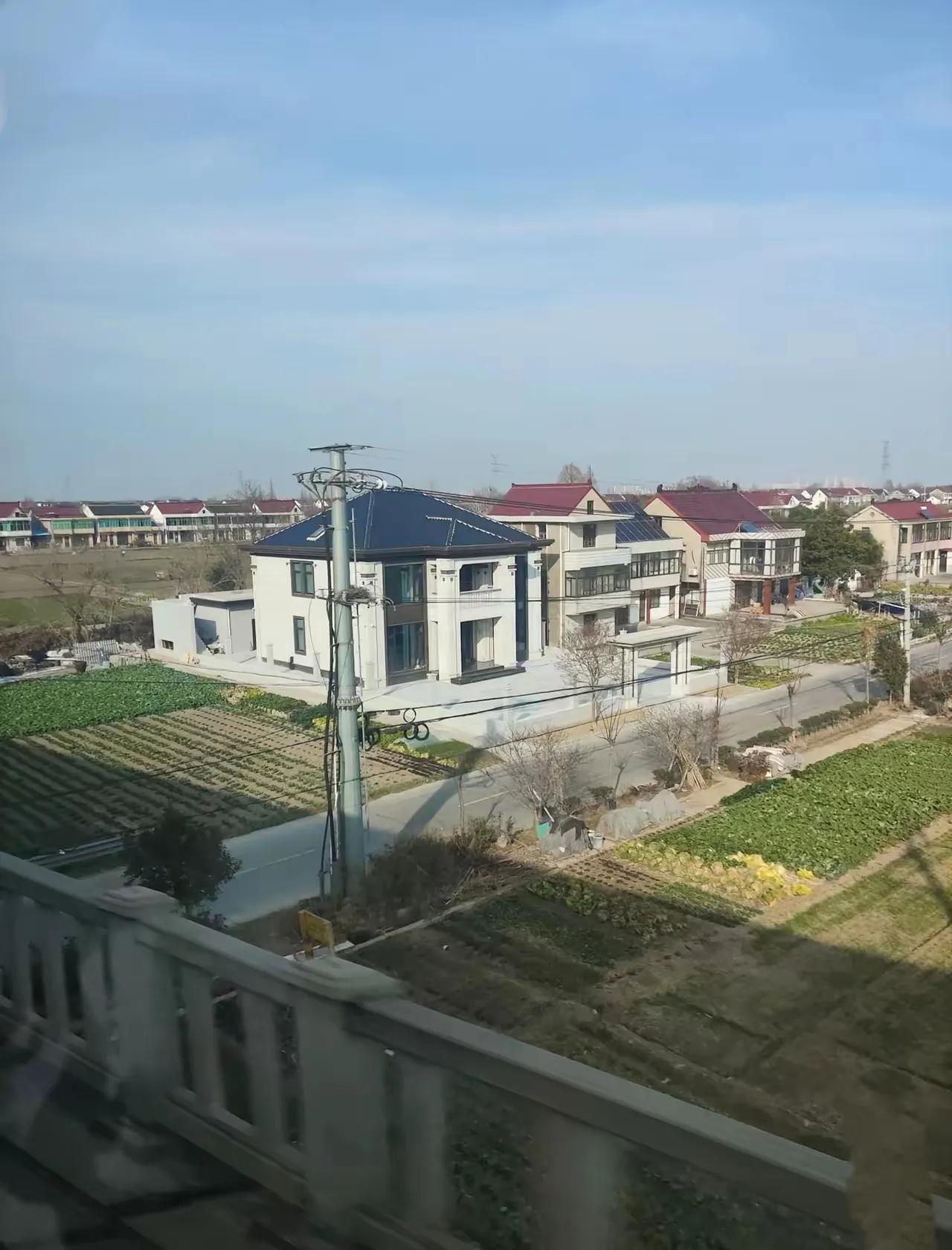 2026中央一号文件一落地，当初把农村户口转去城里的人，怕是肠子都悔青了！