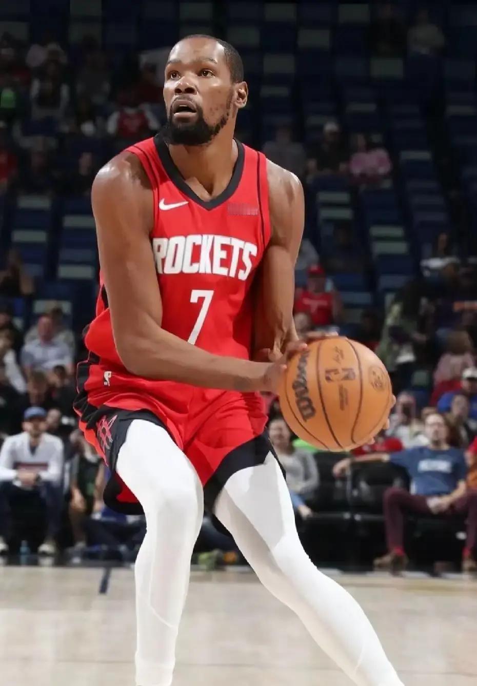 117-100，火箭把骑士摁在地上赢球不靠三分雨，靠抢。全队17个前场板，