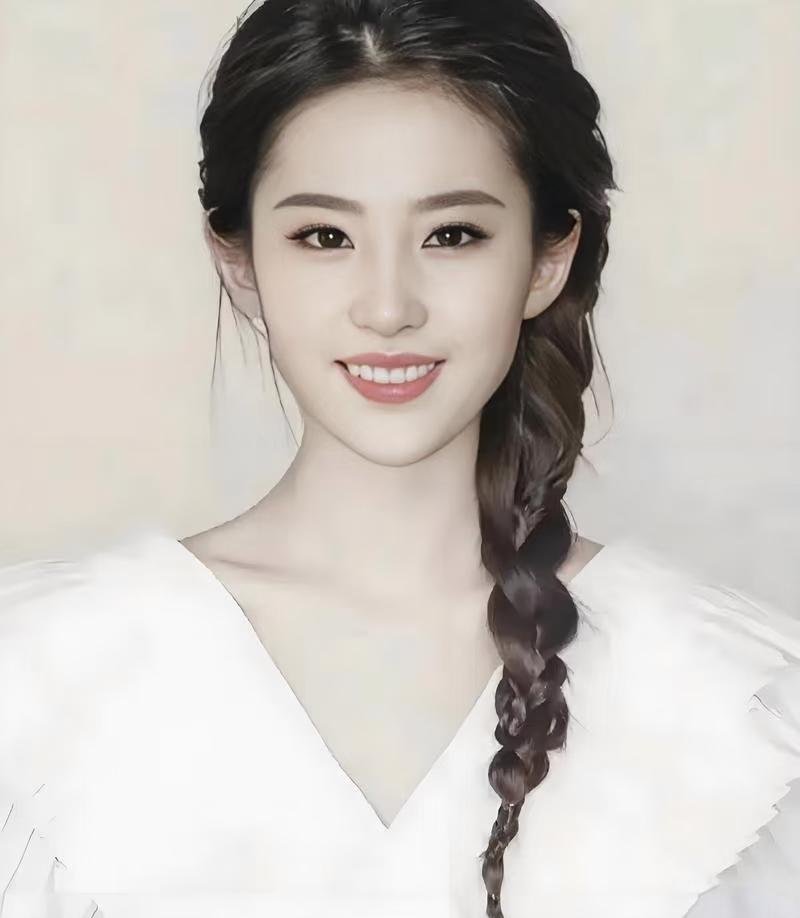 一觉睡醒,全中国人民都知道了,38岁刘亦菲,居然给《阳光俱乐部》宣传,这波