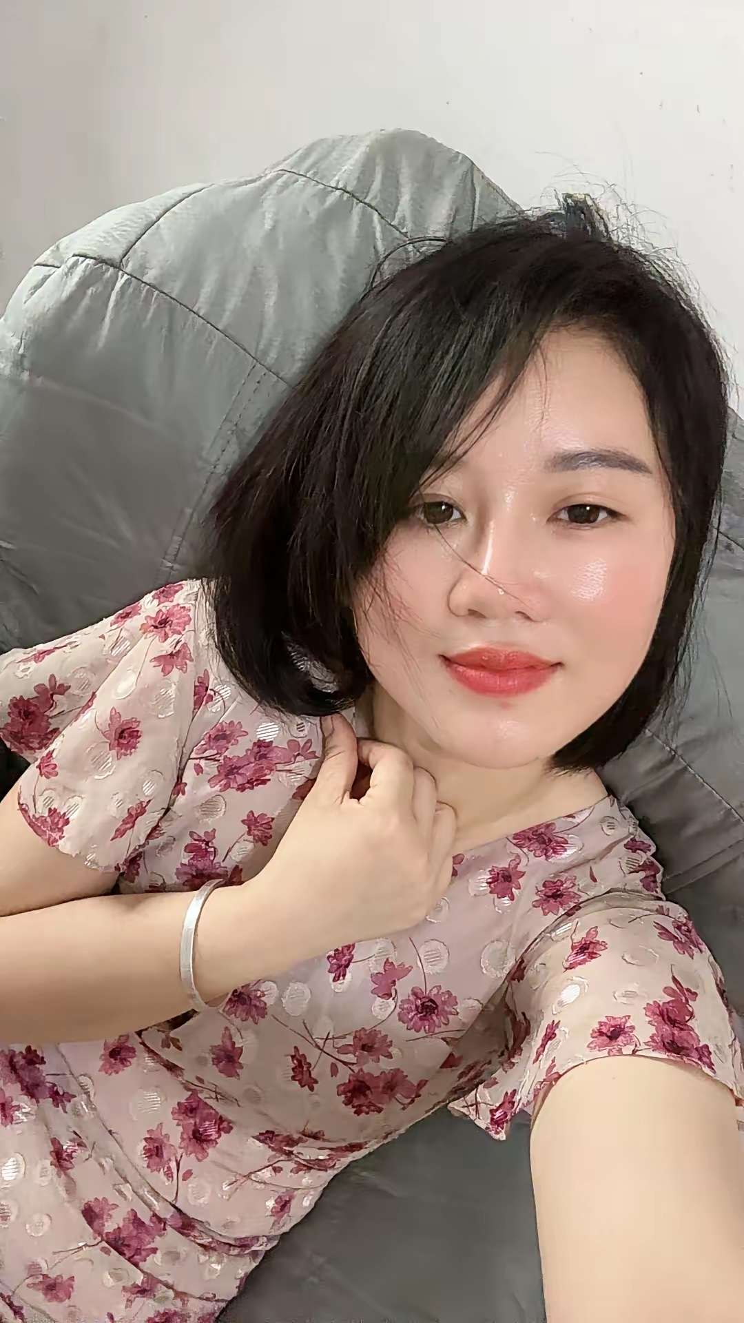 微醺的表嫂，迷人又可爱