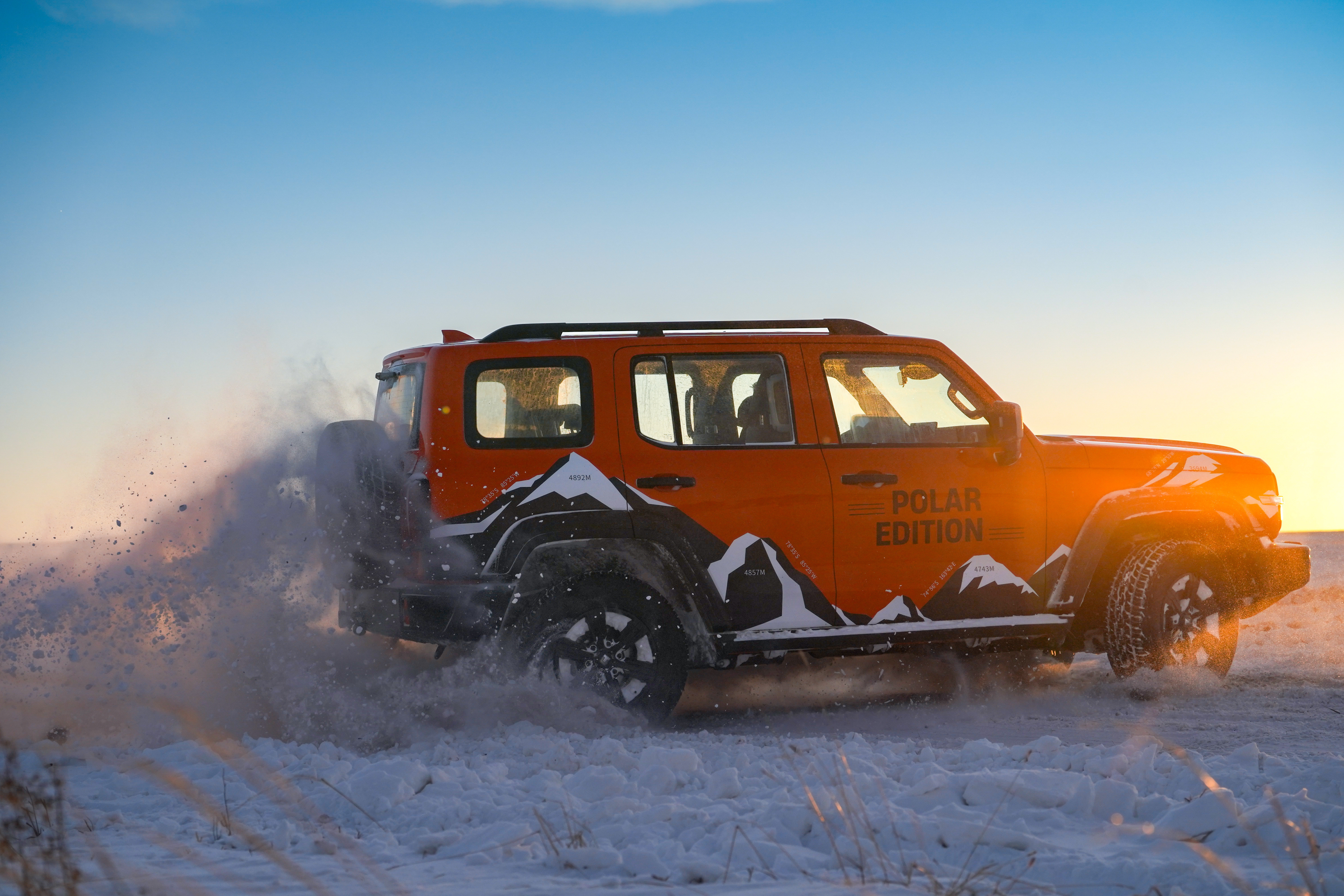 坦克300极地版将于明天18:00正式直播上市。此前在广州车展已经亮相并预售，1