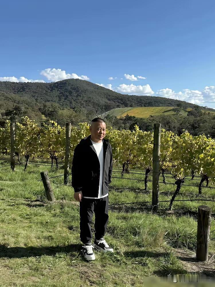 德云社和麒麟社的部分演员，去澳大利亚演出，顺便去郭德纲在外国家做了一次客。他们