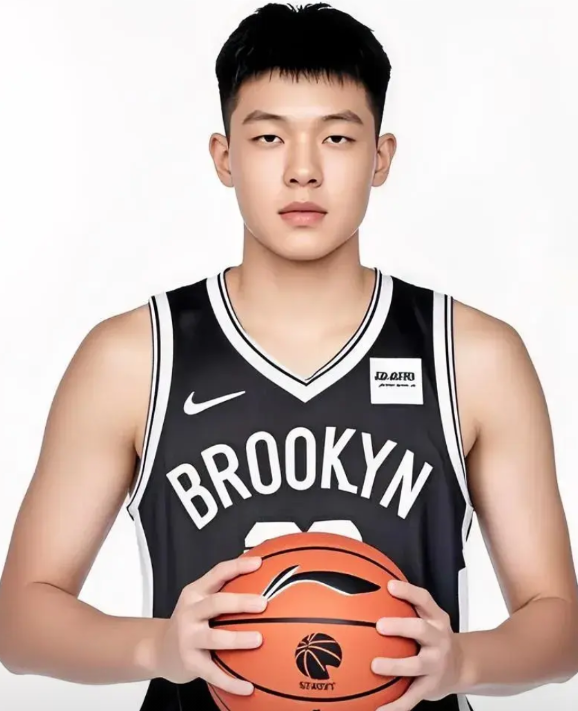 杨瀚森在新一轮模拟选秀中冲进了首轮，实在是可喜可贺。杨瀚森前往美国已经二十多
