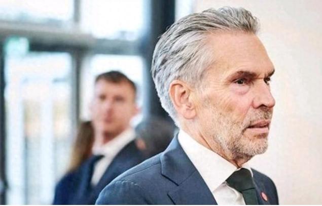 喜欢站队？中美博弈告一段落，中方终于腾出手，有国家要倒霉！中美博弈刚