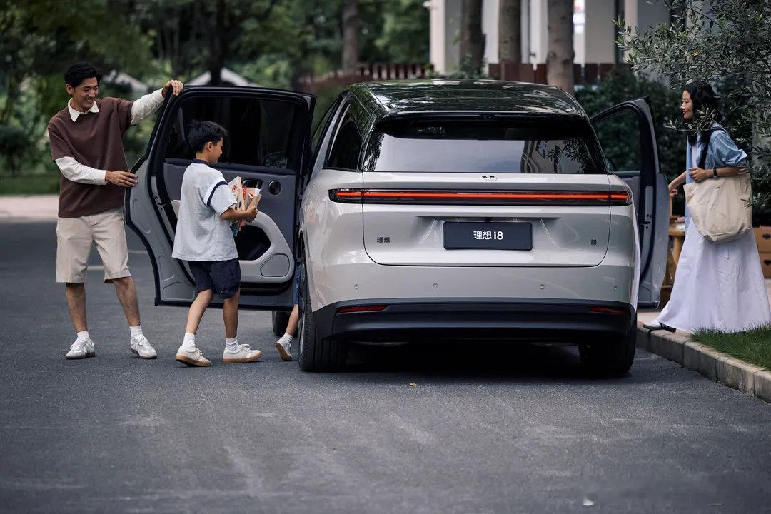 理想i8真的要爆！7月17日开启预订，预计售价35万-40万，7月29日公布