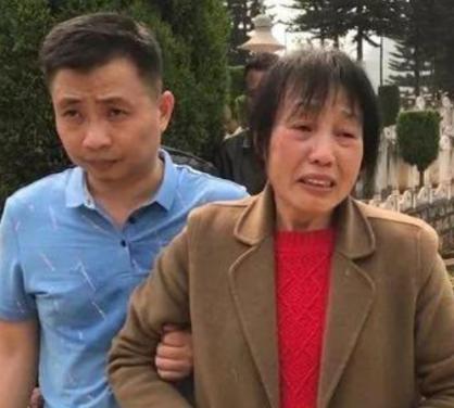 1984年，一战士壮烈牺牲，其新婚20天妻子拒绝改嫁，坚持生下遗腹子，35年后，
