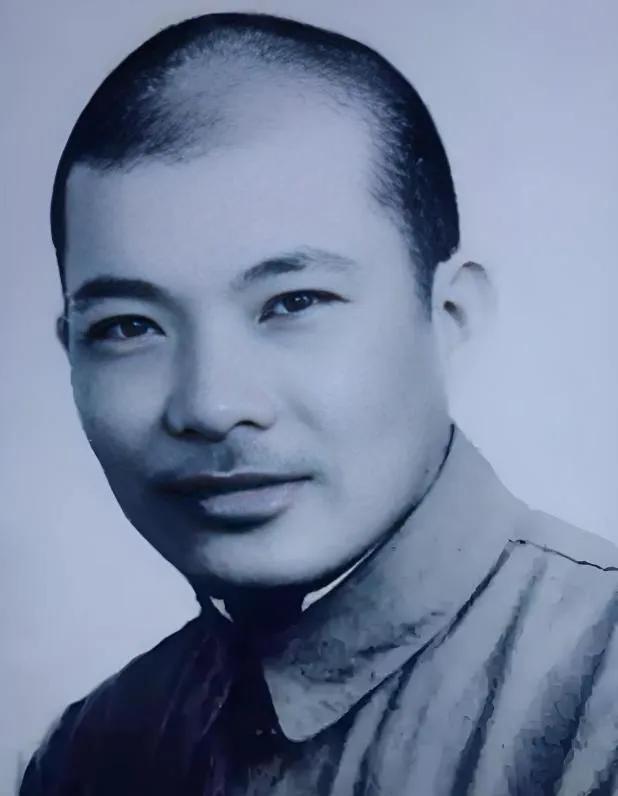 1945年，军统王牌杀手牛子龙，带着12个囚犯杀了11个看守，从那座号称“只有死