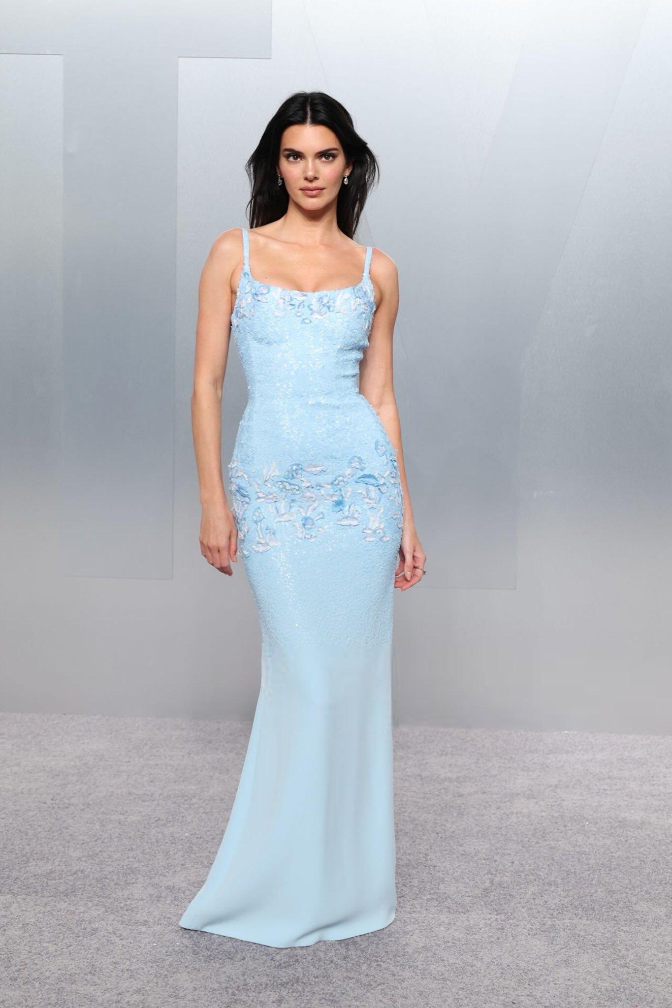 Kendall身型太完美了