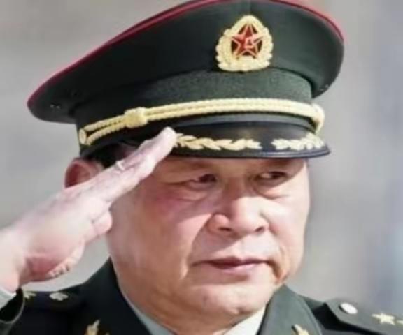 梁光烈1940年12月出生在四川三台一个穷苦农家。1957年他报名参军，1958