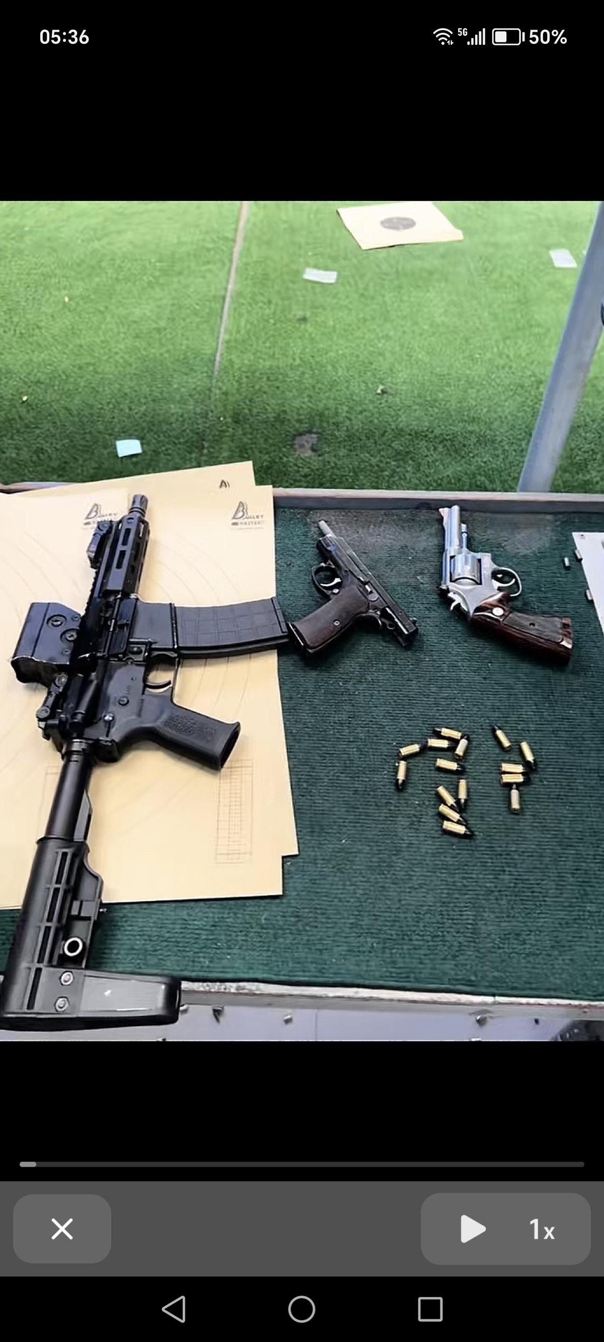 1986年，单位组织西安疗养，路上看到一靶场，在靶场，第一次见到真枪（半自动步枪