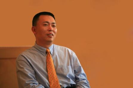 中国最牛的打工仔是谁？他当年替老板赚了整整十个亿，结果老板极其抠门，死活不给他