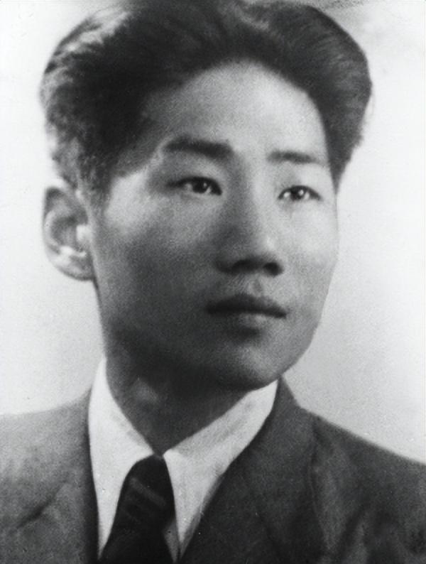 1946年毛岸英在称呼朱德时用“同志”，毛主席却说：连我都要叫朱德老总，这是什么