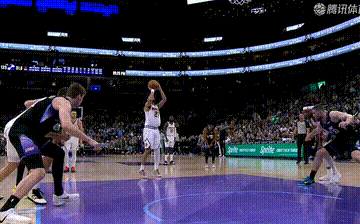 太离谱了！这球给约基奇罚球？两人抢篮板，胳膊纠缠在一起，是菲利波夫斯基的胳膊