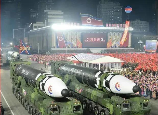 美国敢不敢打朝鲜？先上结论，几乎不敢！因为朝鲜不是伊朗，伊朗最多打打美军海外基地