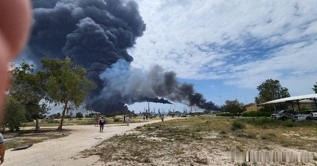 美国再炸伊朗：美空军在霍尔木兹海峡附近发起大规模行动美军已经对伊朗境内发