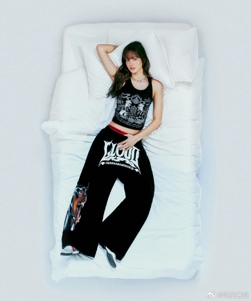 Lisa这组太美了，审美真好，时尚又实用的穿搭，每套都好看