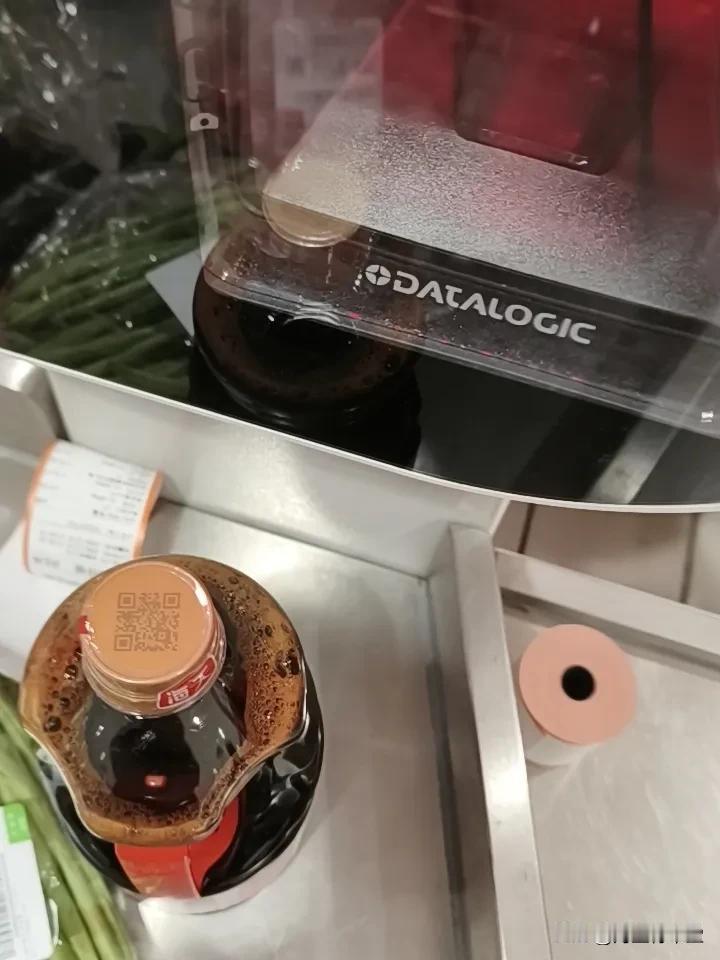 卖家：说自己家的东西不好活久见，看见有人在超市买一瓶酱油，服务员紧追不舍推荐