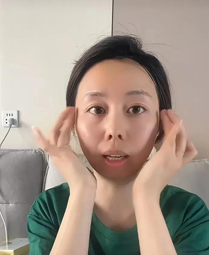 田静是医生，她怎么有那么多时间直播的？还有，田静如果是科班出身的医生，也不应该看