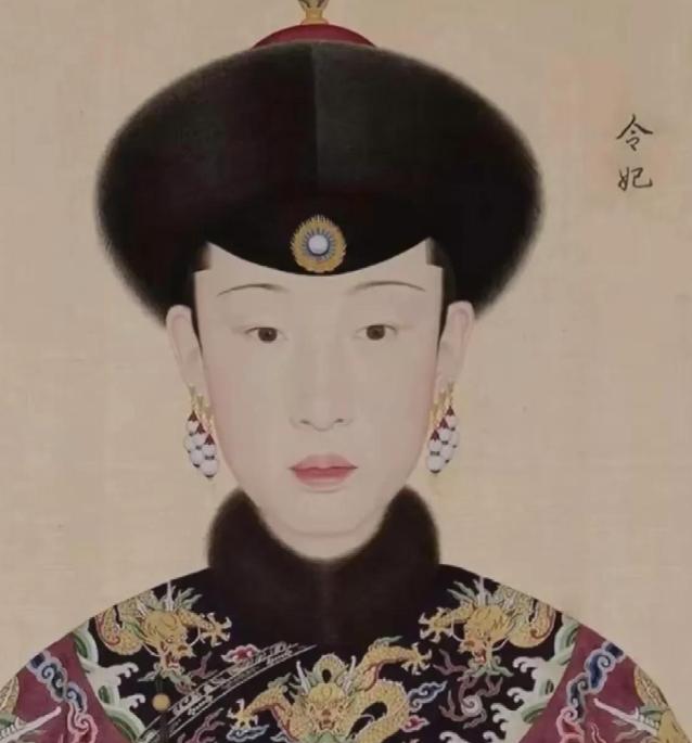 1756年，一个深宫里的新生命引发宫闱巨浪。受宠的令妃魏佳氏，在短短十年中怀孕七