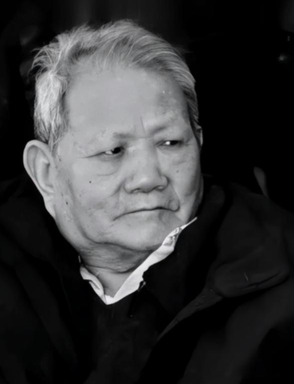 毛主席身边的保卫力量有多强？李银桥曾说：“包围毛主席的警卫部队从内到外一共有三层