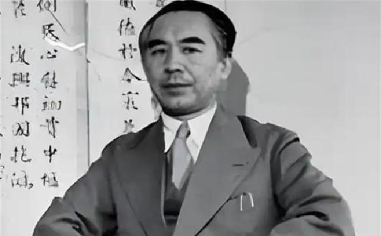 1944年，朱绍良飞抵新疆，劝说盛世才辞职，盛世才起初并不同意，朱绍良便一脸严肃