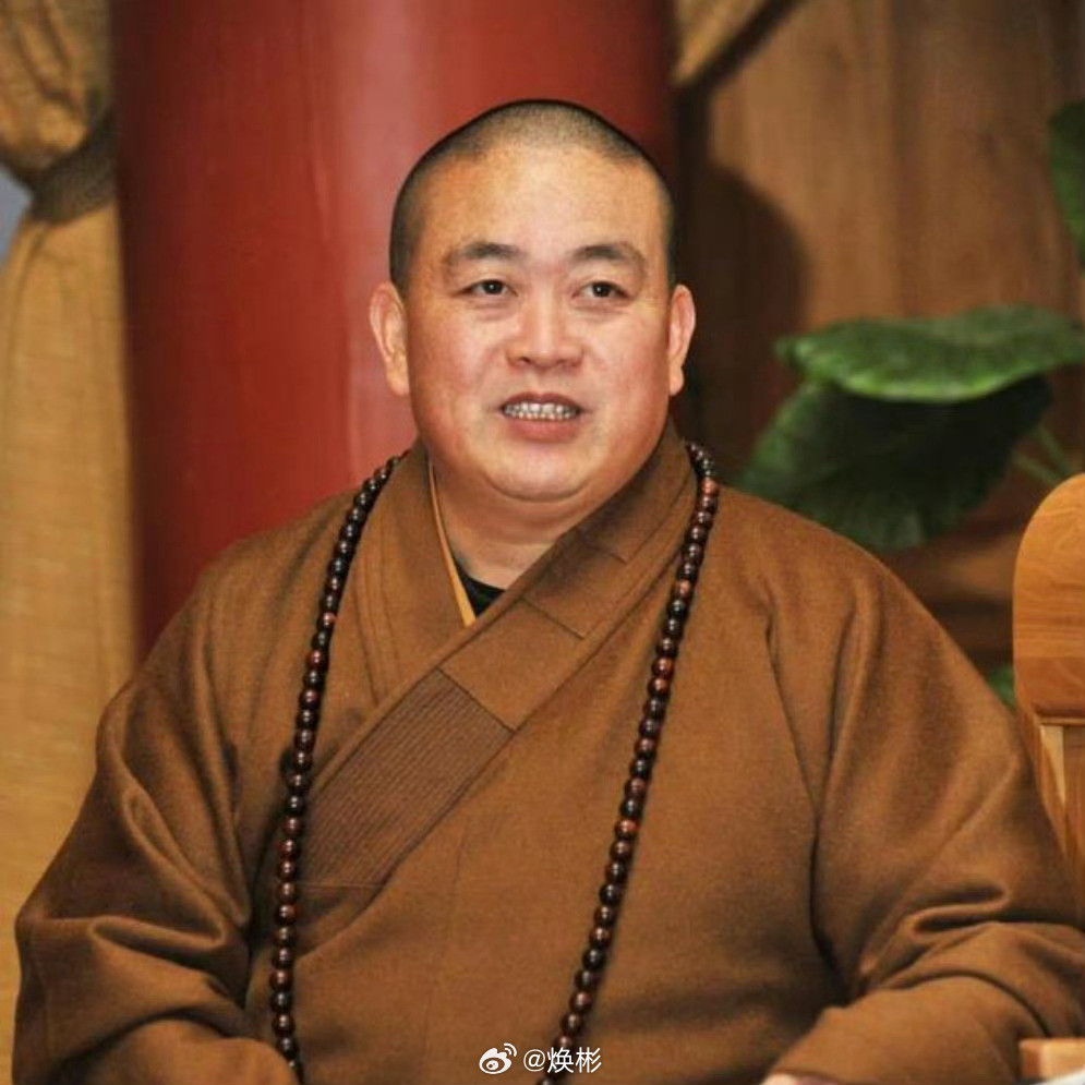 所有喜欢求神拜佛的人，本质上都是智商匮乏的人，世界是客观的，是物理的，而不是唯心