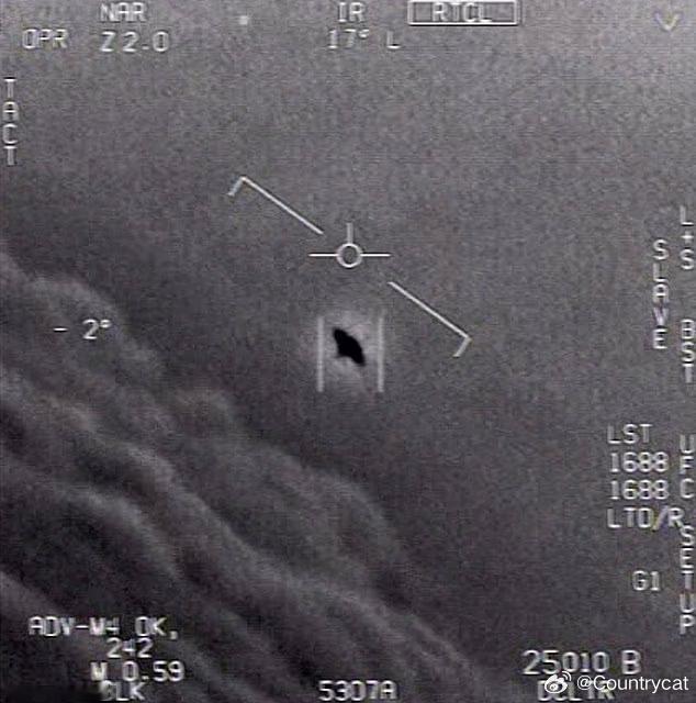 奥巴马谈“外星人”与政治争议：否认51区藏外星人调侃若复出会被妻子“离婚”海外