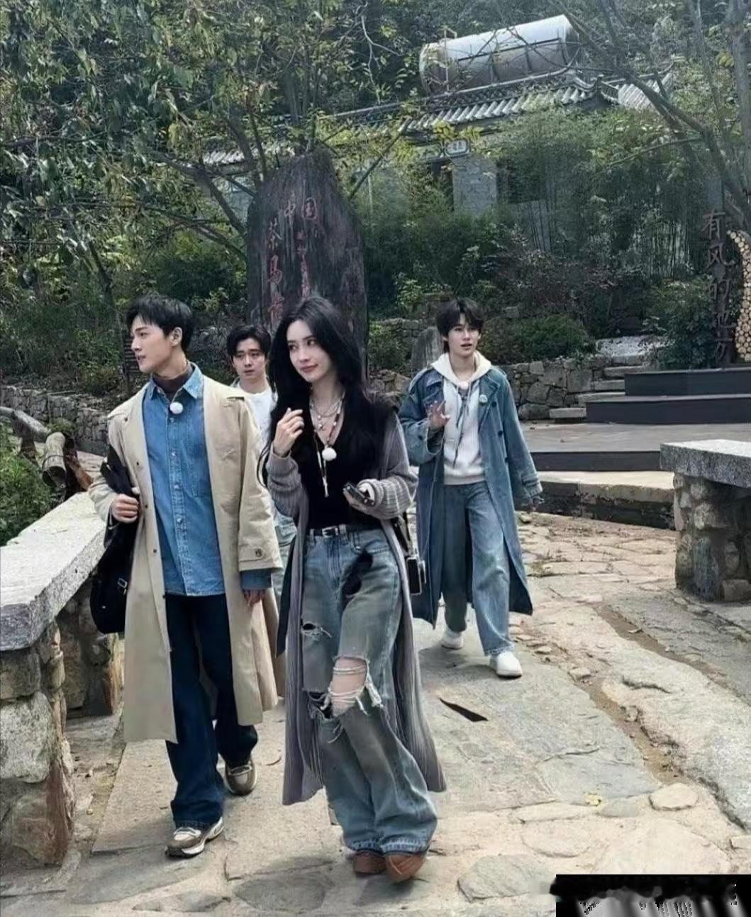 孟子义多高啊我的妈，这身材，路拍都那么顶….​​​
