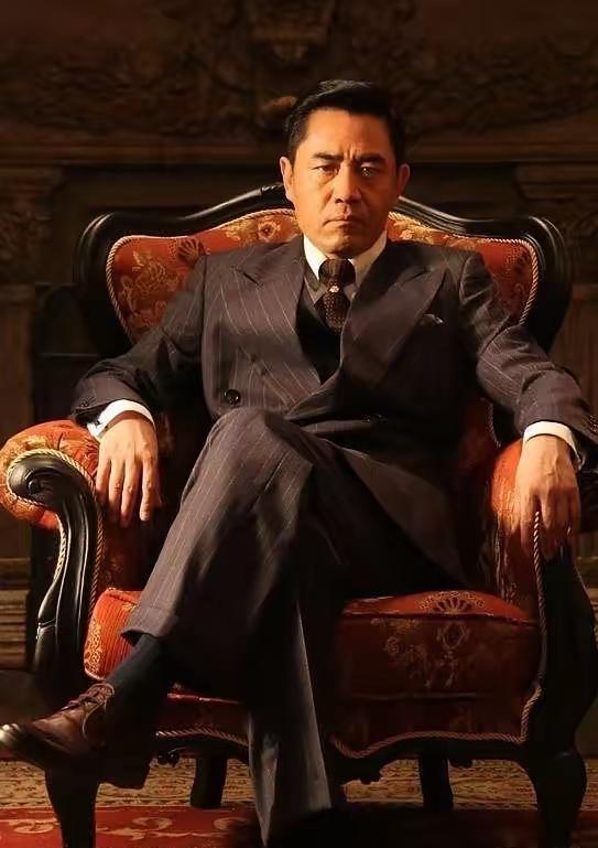 1995年，《大宅门》开始筹拍，男主定了陈宝国，已经给了他9万片酬。可是进组后陈