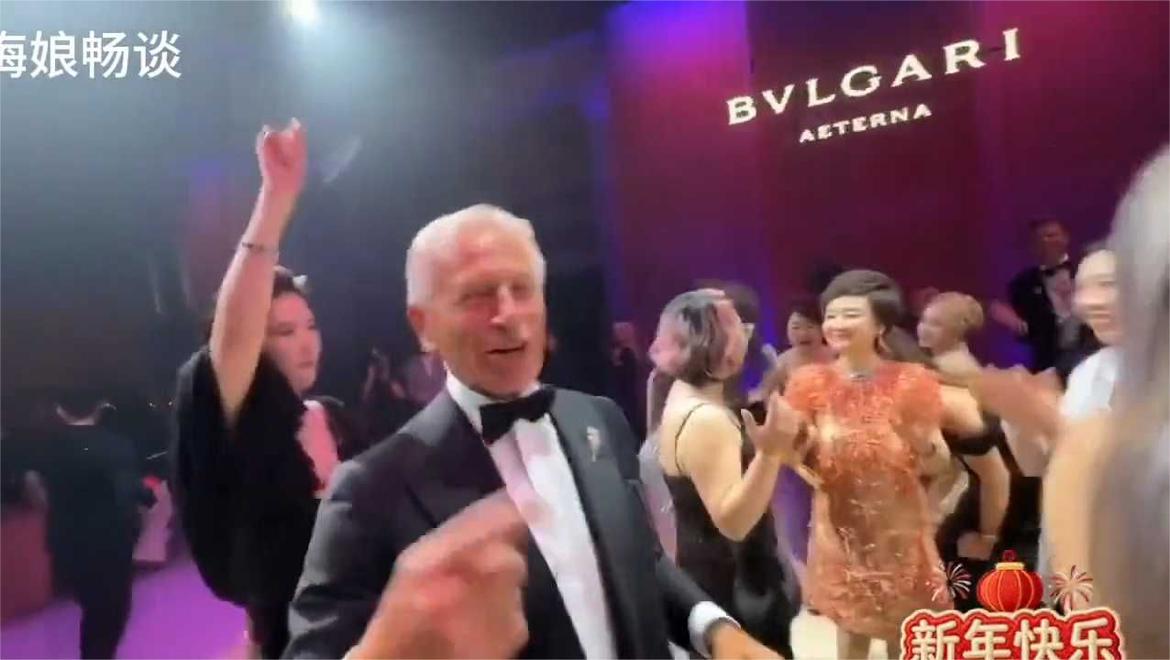 刘亦菲晚宴跳舞爆红热搜！宝格丽大钻反成背景板