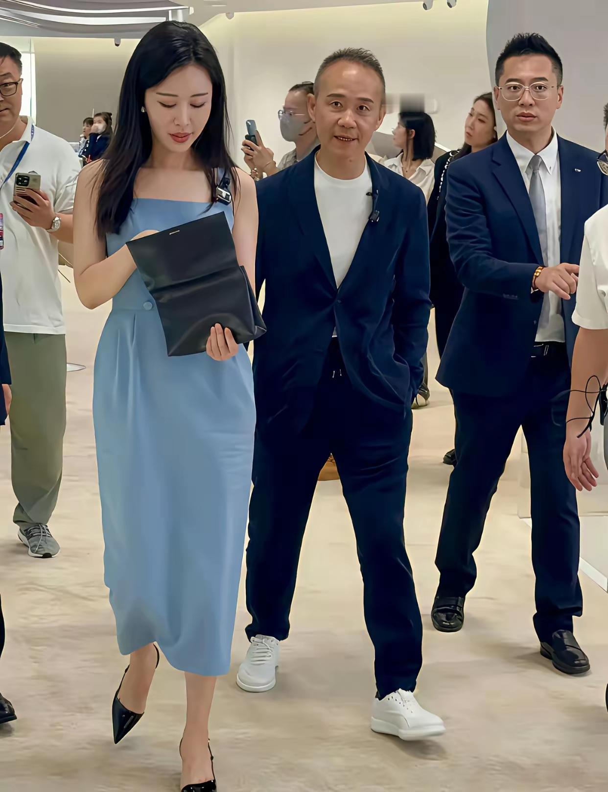 老王其实挺可怜的！一个74岁的耄耋老头，怎么可能还拿捏得住风韵犹存的44岁交