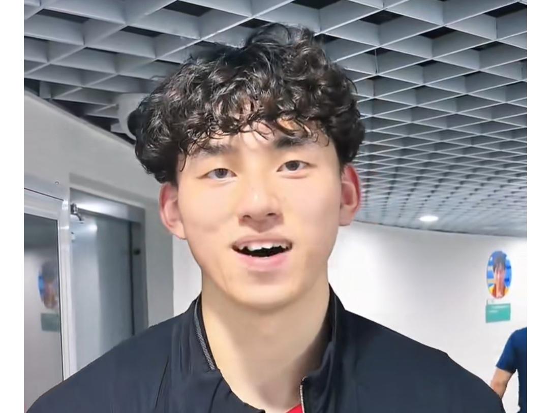 金局15-13！江苏战胜浙江，携手福建升入男排季后赛A级！2月8日，福建男排在