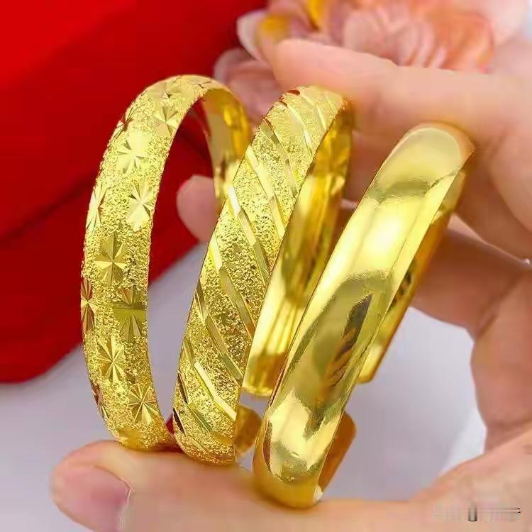 2030年，你的金镯子能换一套房首付吗？高盛、央行、美联储三大巨头联手揭秘未来金