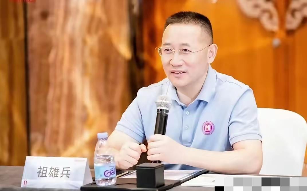 大家有没有发现？手握行政大权的三甲医院副院长，业内顶尖的泌尿外科权威，祖医生的“