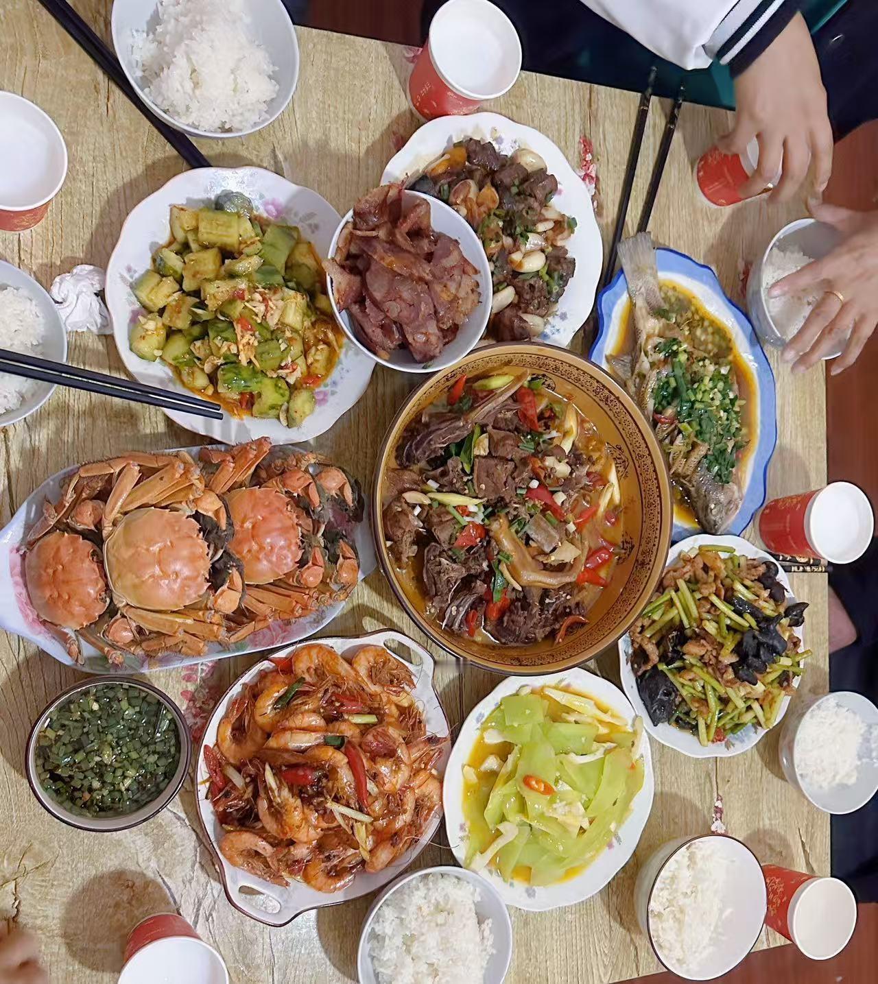 每个星期婆婆都会把小姑一家叫来吃饭，这事儿已经整整持续一年了，我现在真的越来越烦