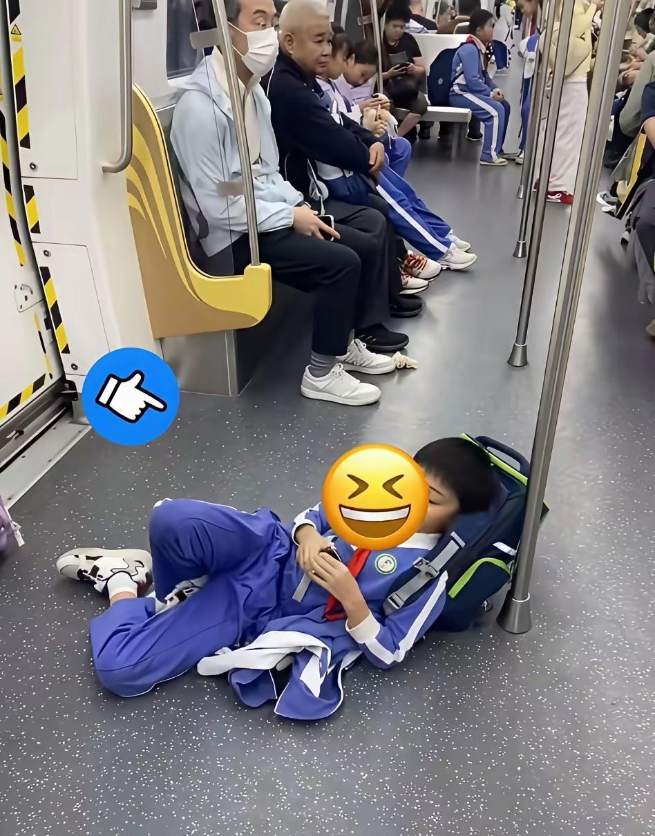 上学累还是上班累,为什么感觉现在的孩子比打工人还累呢?