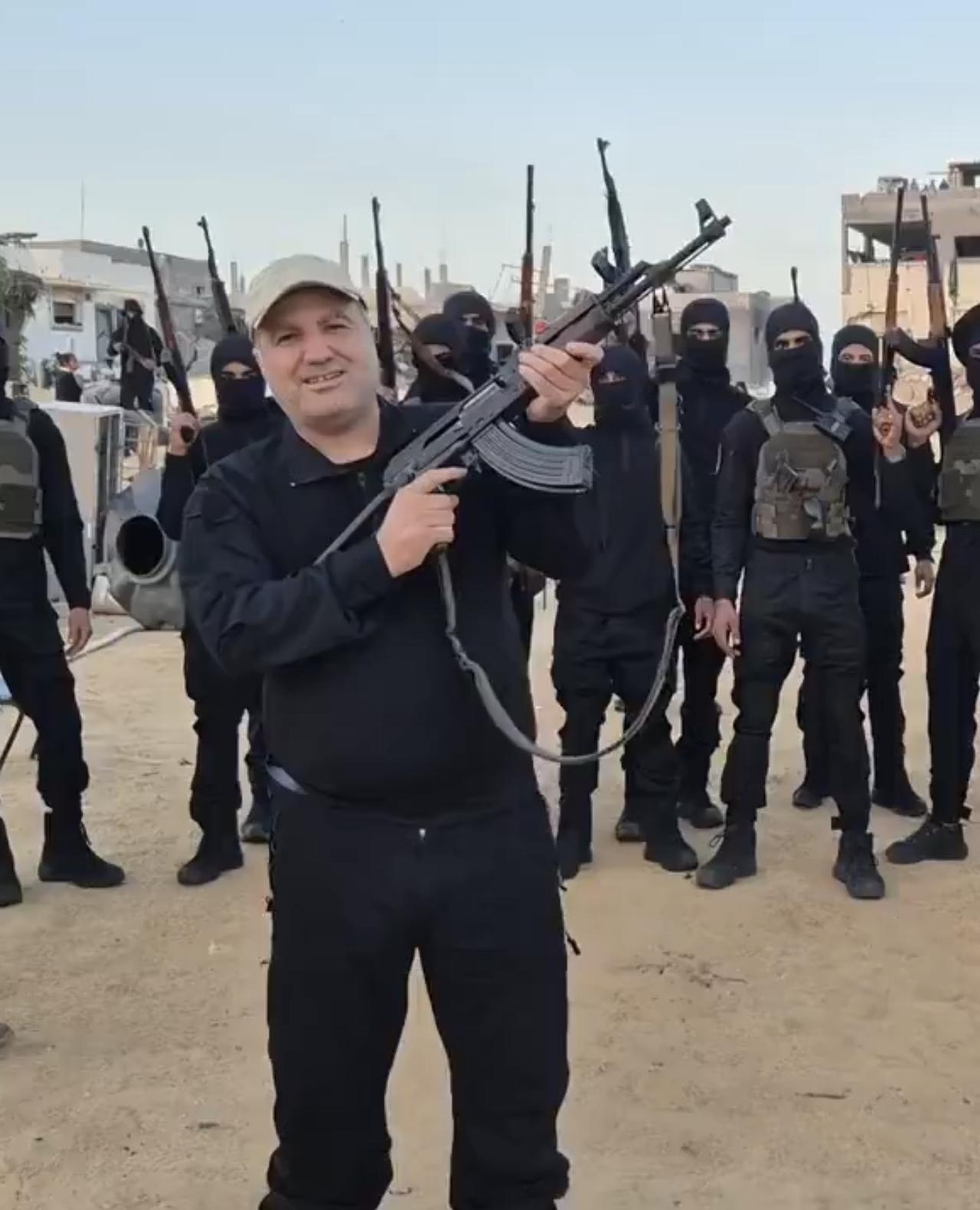 加沙一下子，就钻出5个武装组织，要瞄准哈马斯，公开挑战哈马斯的权威。哈马斯在