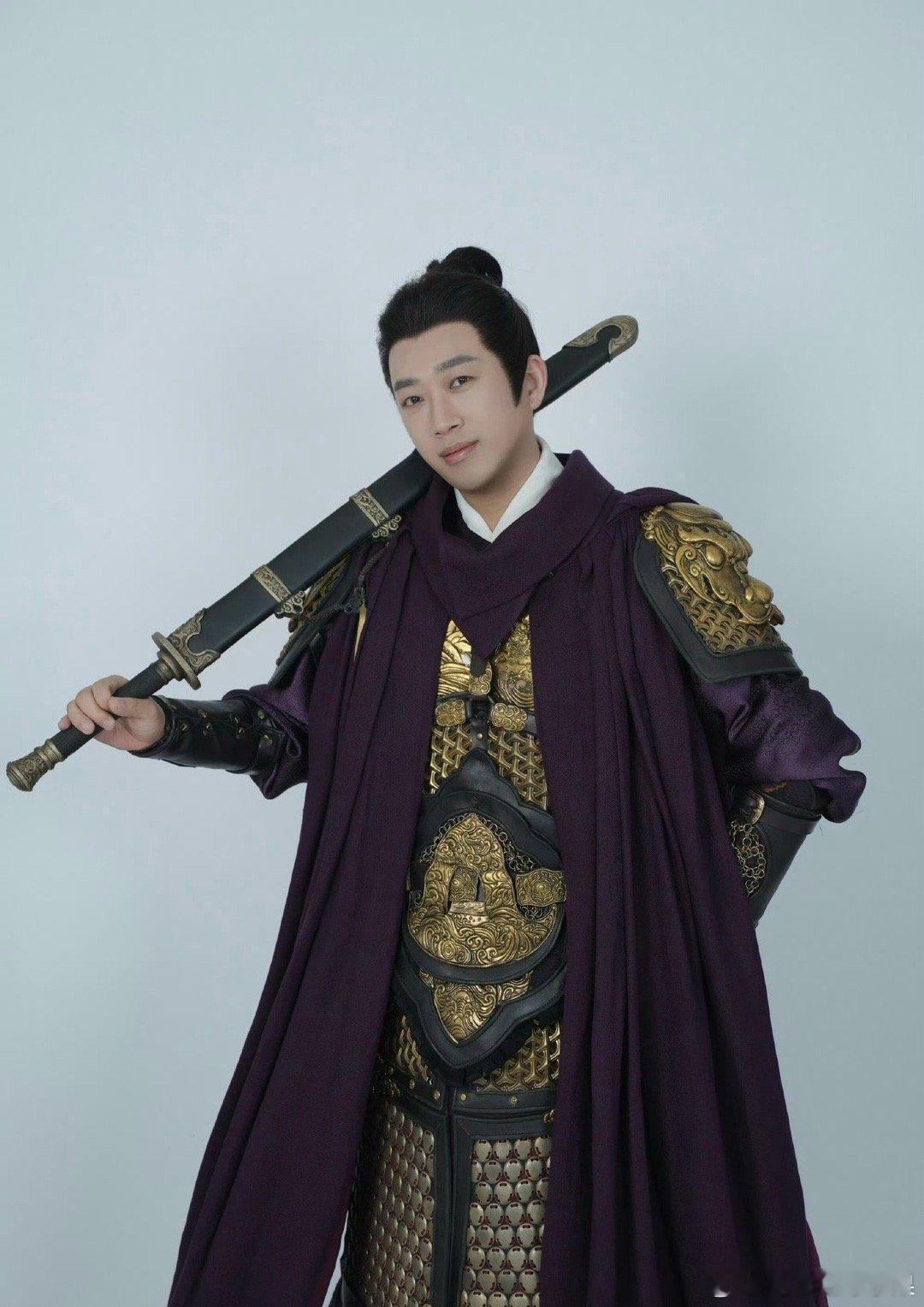 于正将军扮装来了感觉跟刘宇宁不相上下啊都是剑眉星目的