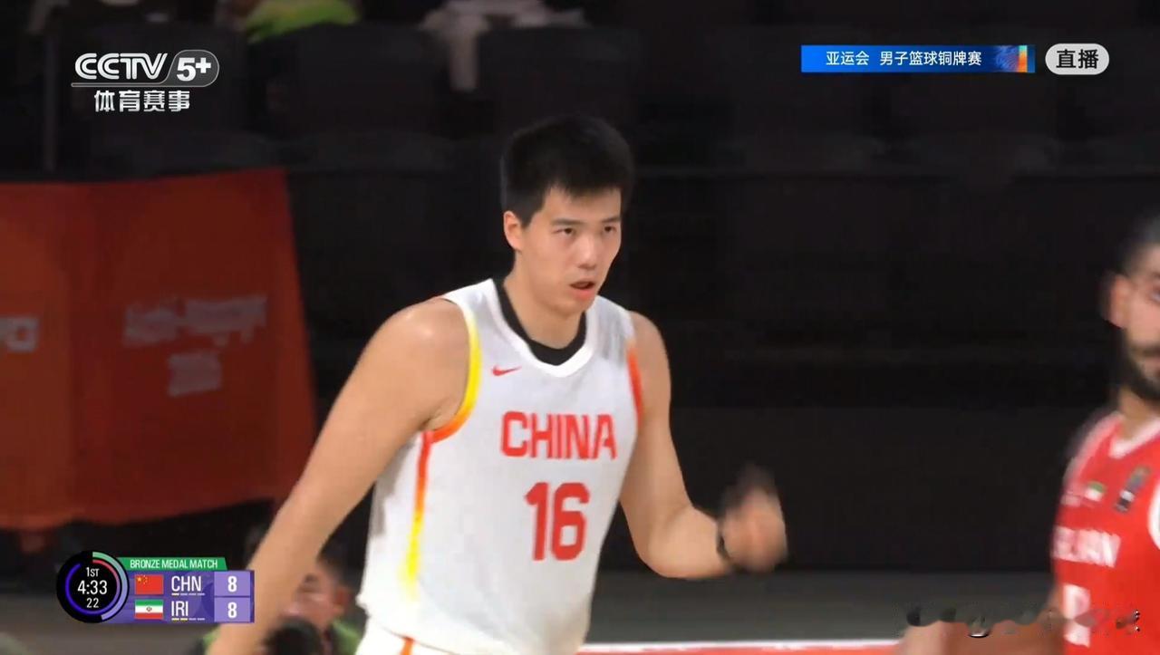 中国男篮内线焦泊乔真是太让人惊喜了！在正在进行的中国男篮和伊朗男篮的亚运会铜牌争
