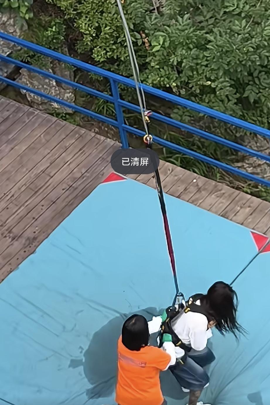 本溪大峡谷蹦极，被吓尿的人可真多。去过本溪大峡谷玩蹦极的人，应该都发现一个