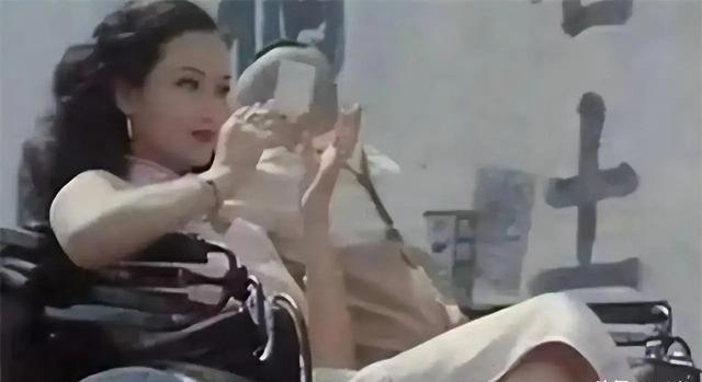 1932年，张宗昌和张作霖把酒言欢，张宗昌让自己的几个姨太太作陪，喝了3斤白酒后