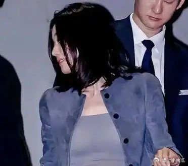 45岁全智贤生图一出，医美机构直接沉默😂没有过度精修，大方展露细纹，人鱼线清晰