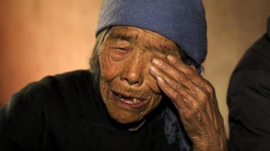 二战时，日军给女性强行注射“606药剂”，注射完，士兵就露出了邪恶的笑容，“60