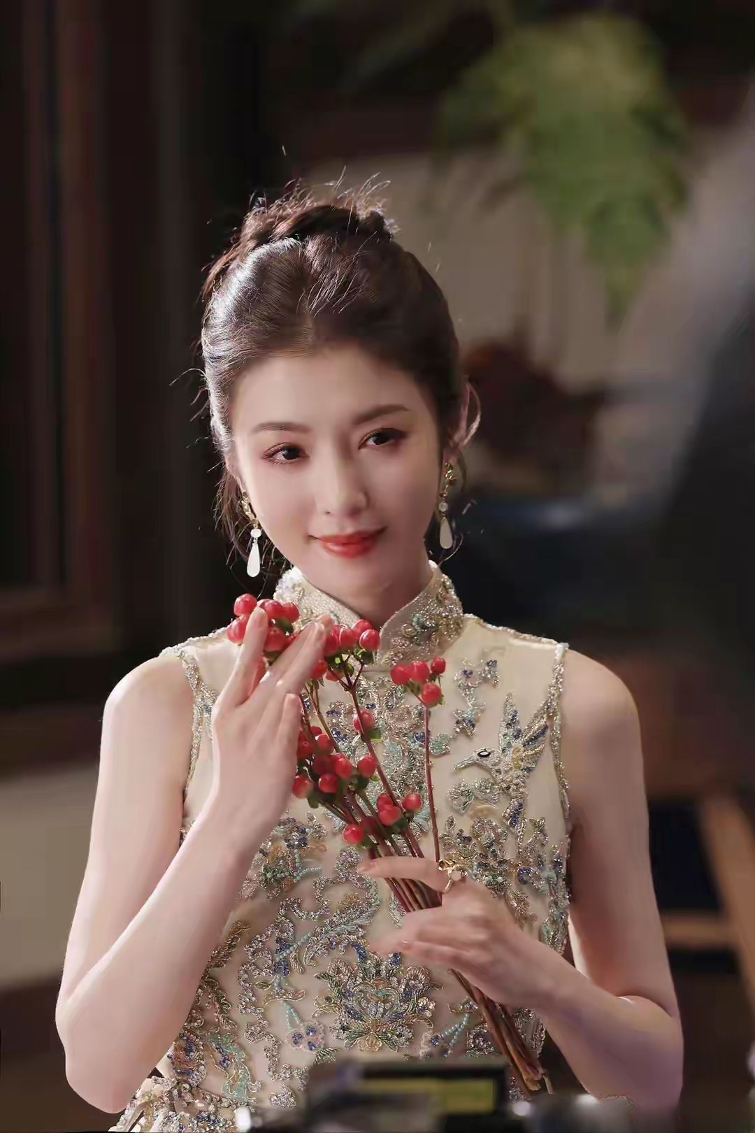 东方气质拉满！李云霄化身婉约优雅女神