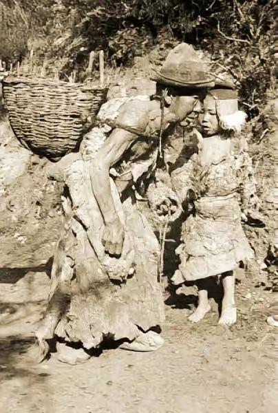 解放前西藏的农奴有多惨​解放前西藏农奴，是人间地狱般的生存状态，被称为“会说话