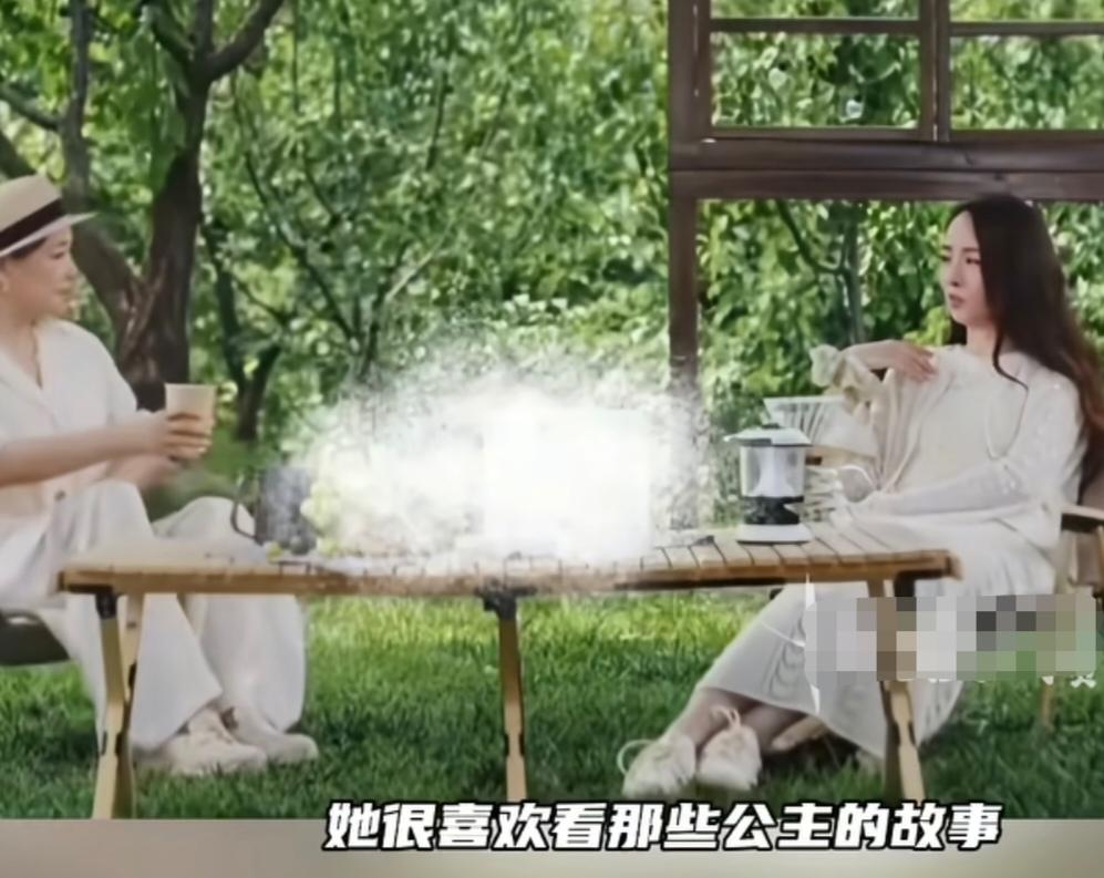 郭碧婷分享女儿爱看公主故事，但不会给女儿看《白雪公主》，说：“我女儿她很漂亮，她