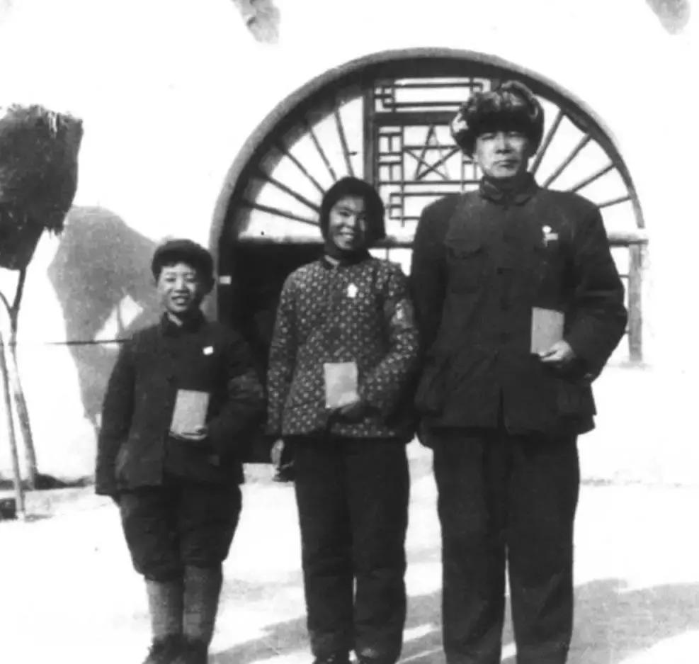 1974年，兰州军区司令员韩先楚上将上任后，听闻一件往事：红十五军团老战友黄罗