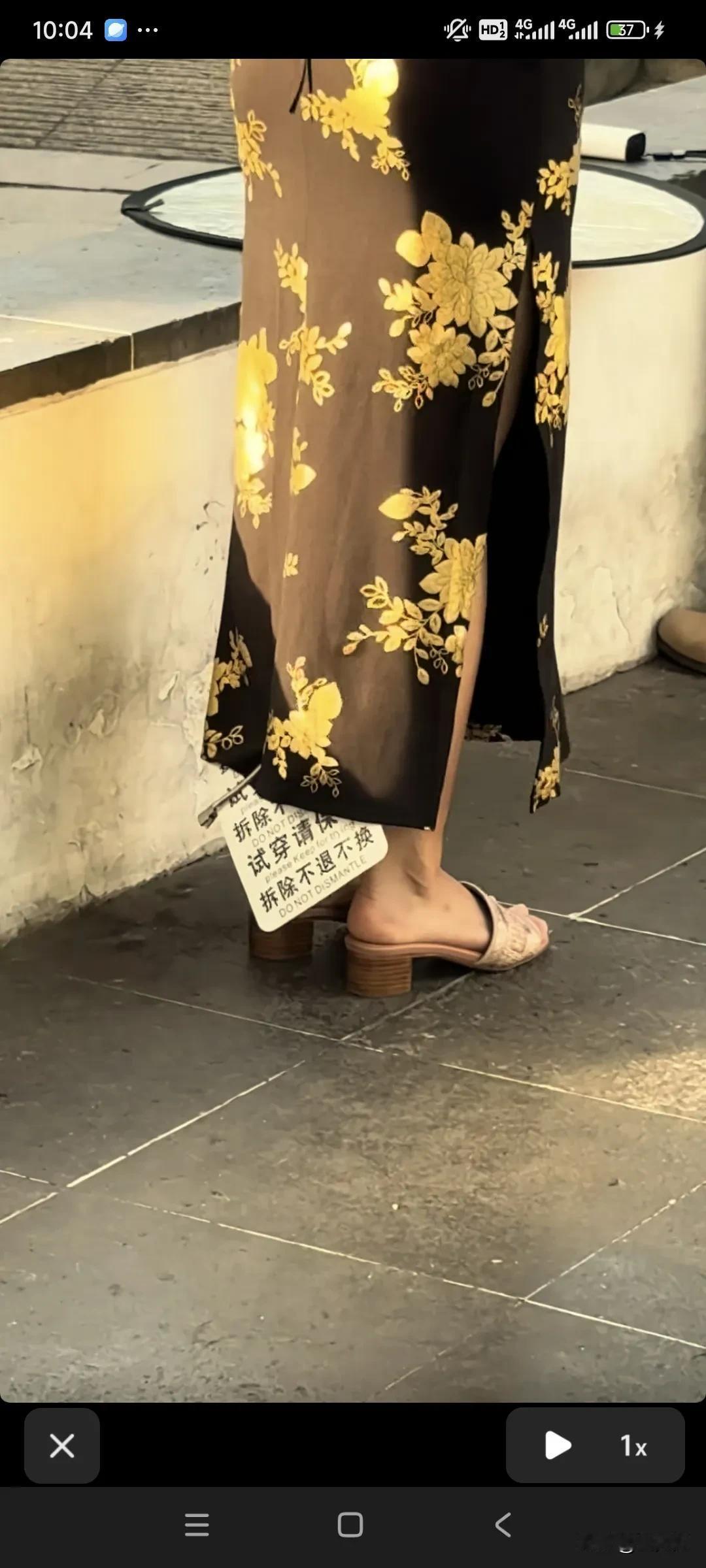 看了这张照片，终于知道有些老板为什么宁愿做利润低的男装，也不做暴利的女装了，因为