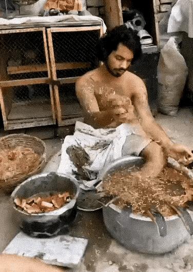 三哥的美食不是普通的食物，那是对灵魂的终极拷问：快饿死的时候，这东西你吃不吃？