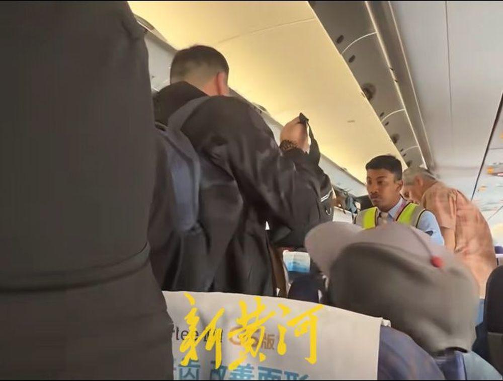 3月29日，四川航空一架从四川成都飞往尼泊尔加德满都的航班上，飞行途中一名国内的